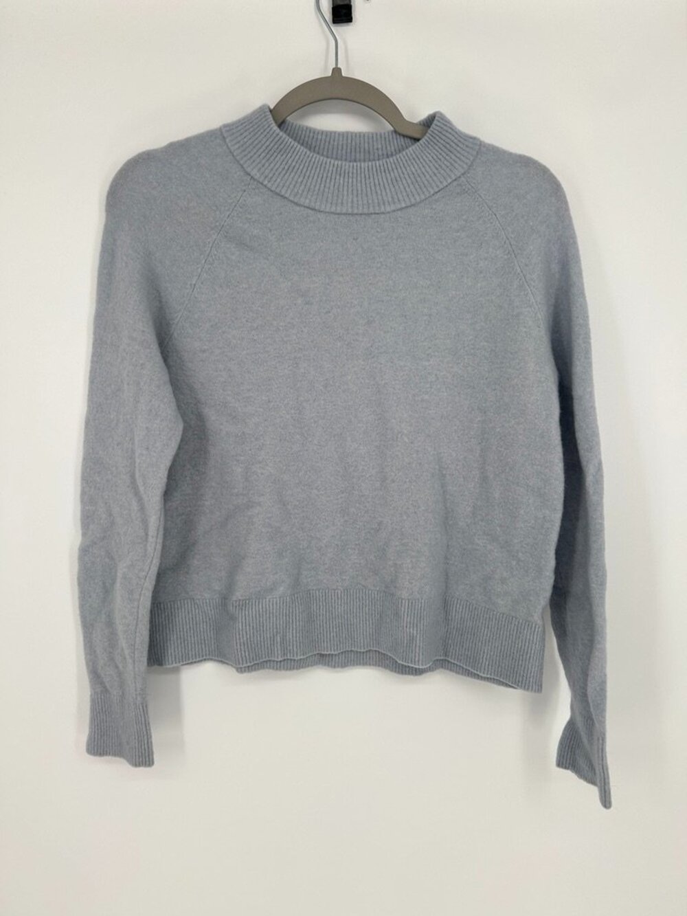 Athleta Merino Wool Blend Sweater XS Gray Crewneck Minimalist Athleisure Capsule